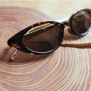 Cat eye tortoise sunglasses